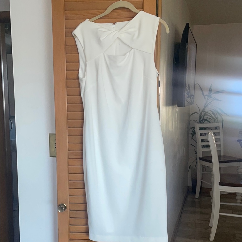 Elegant White Sleeveless Dress